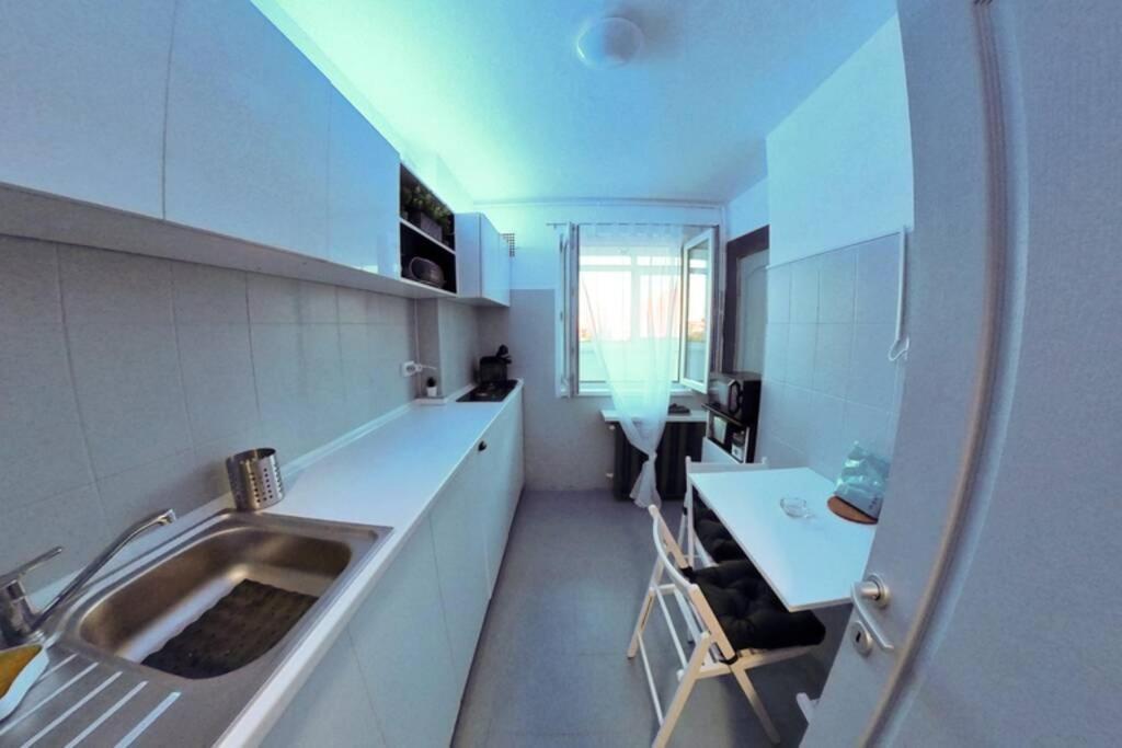 Modern 1 Bedroom Apartment In Bucharest Center! Экстерьер фото