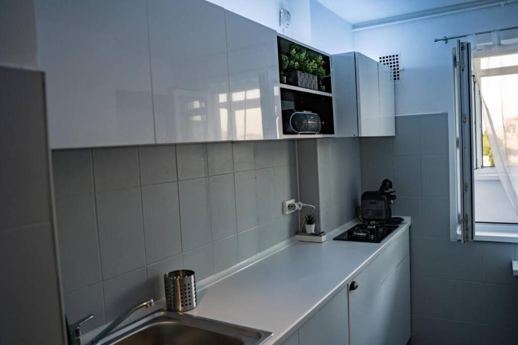 Modern 1 Bedroom Apartment In Bucharest Center! Экстерьер фото